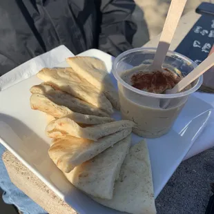 Pita &amp; hummus