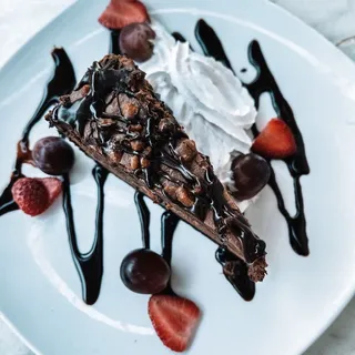 CHOCOLATE TOFFEE MOUSSE CAKE