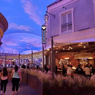 Entrance from the Forum Shops
