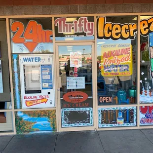 he front of a store