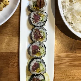 Black Tuna Roll