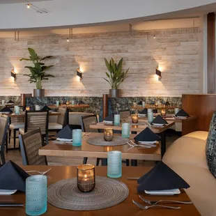 Indoor dining at  Watercolour Grillhouse at Clearwater Beach Marriott Suites on Sand Key photo by Jeff Herron