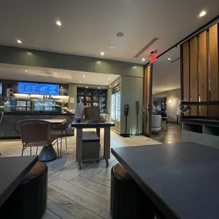 The market and lounge