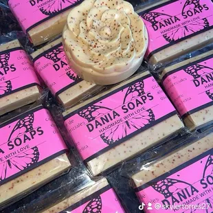 Jabones de cúrcuma y leche de cabra