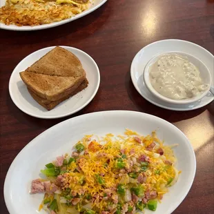 I have a Waterford skillet no egg cup of sausage gravy and toast.