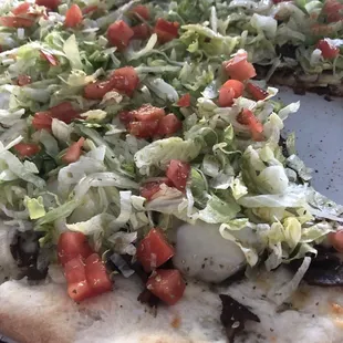 Philly cheesesteak pizza