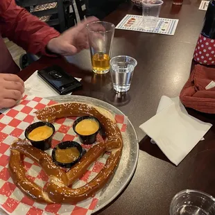 Pretzel w beer cheese n mustard YUM