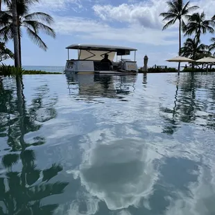 Swim up bar