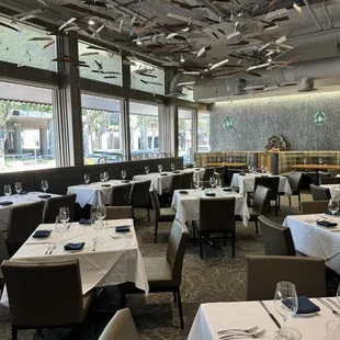 sushi and sashimi, interior