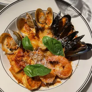 SEAFOOD PASTA