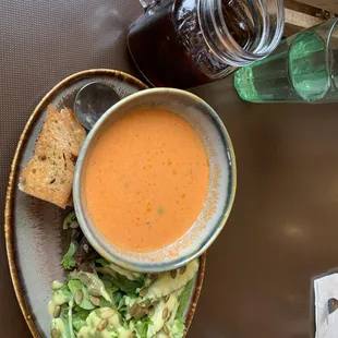 Tomato basil soup&amp; house salad