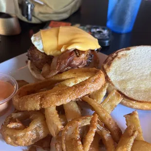 The bruncher with onion rings