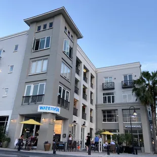 the outside of the restaurant