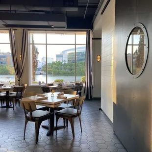 ramen and noodles, interior