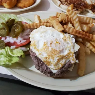 I can&apos;t remember the name of this burger but yall know the vibes.