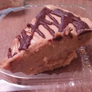 Creamy peanut butter pie (very rich)