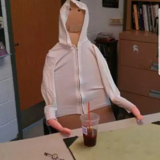 M O.