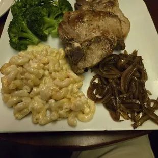 Grilled Pork Chop with Broccoli and Mac and Cheese