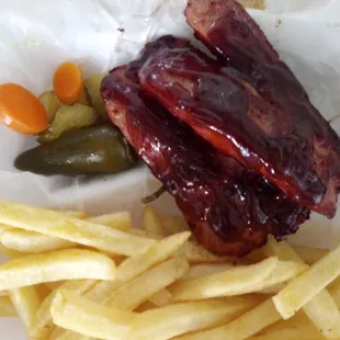 Link basket with fries