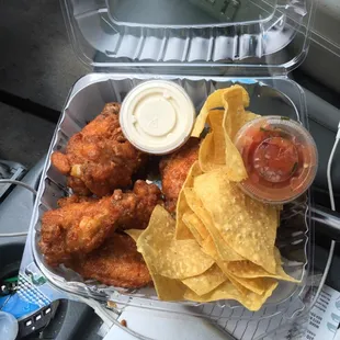 Cajun Ranch wings with chips