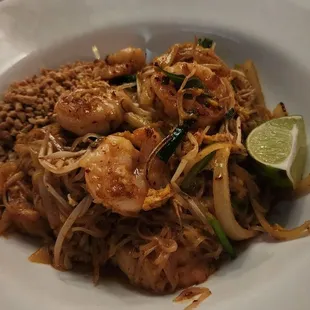 Shrimp pad Thai