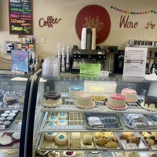 Overview of the ordering counter with display of sweets and savories