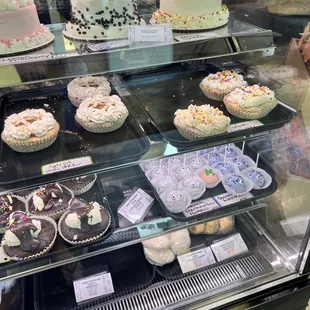 food, cupcakes, dessert