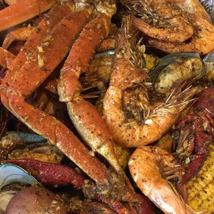 Ordered our own mixed or combo since we want shrimps with head-on. Yes! Head-on!!