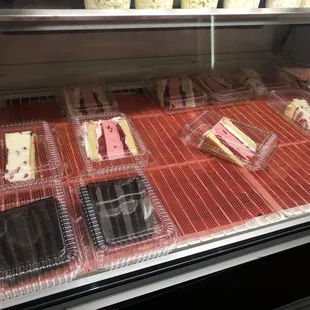 Cakes and Cheesecakes