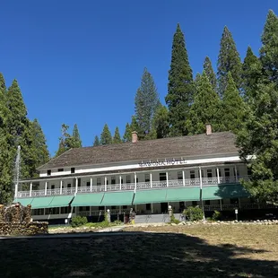 Wawona Hotel main building. The dining hall is in this building.