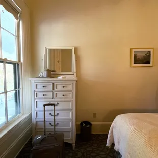 A main building no bathroom room on the inside.