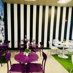 sushi and sashimi, interior