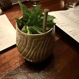 Strong Currants