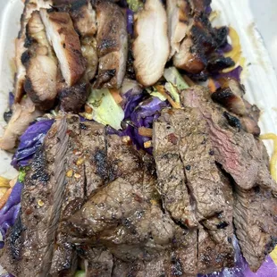 combo beef and chicken thigh with veggies and yakisoba