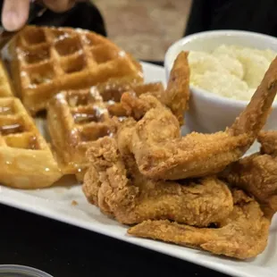chicken, chicken wings, poultry, fried chicken, fried chicken wings, bbq chicken, food, bbq wings, chicken wings and fried chicken