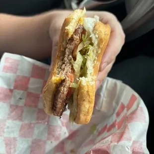 cheeseburger with everything