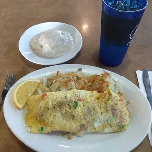Red Apple Omelette, with hash browns and sausage-n-eggs.
