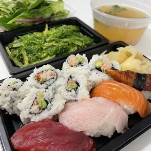 Lunch special + seaweed salad