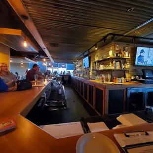 Bar, many taps!