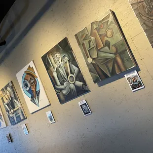 Nice urbanism modern theme inside with lots of art.