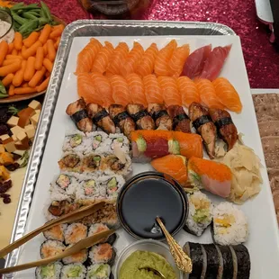 I did the placement of the fish on this tray, so if you think it looks messy, that's my fault, not We Be's!