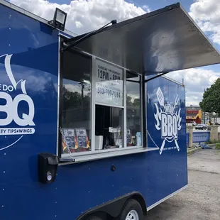 a blue food truck