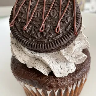 an oreo cupcake