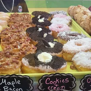 donuts, dough desserts, food
