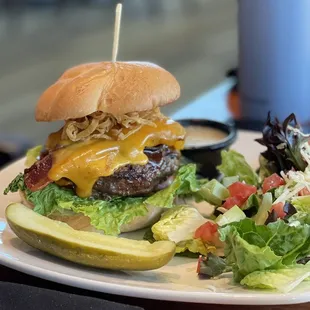 The Western Bacon Burger - IG: @nelson_eats