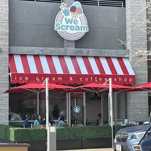 the outside of a coffee shop