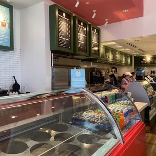 We scream/ Starbucks