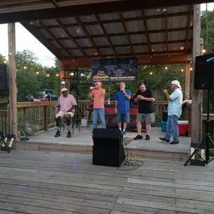 Always live music on the weekends