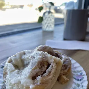 Divine Cinnamon Rolls y'all