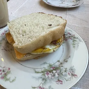 Egg sandwich